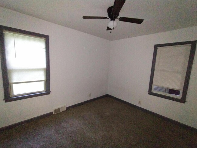 Foto del edificio - 216 Goodell St