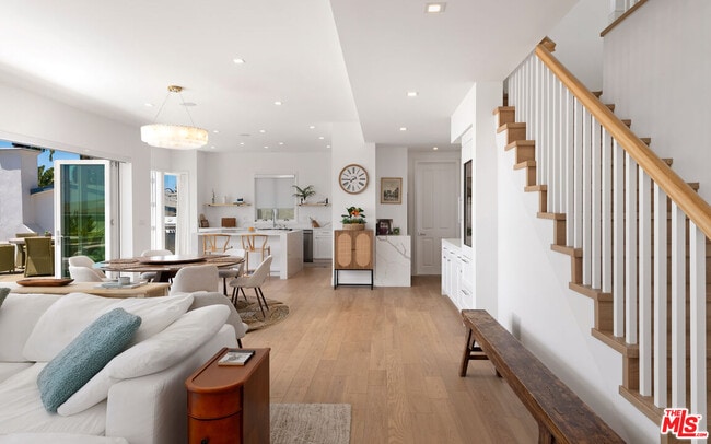 Foto del edificio - 25157 Malibu Rd