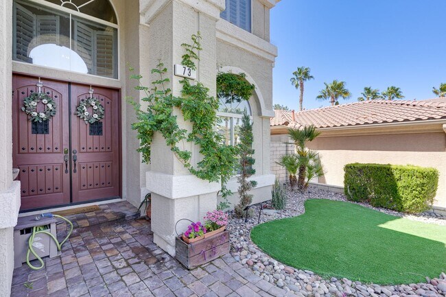 Building Photo - Luxurious 4 bd 3.5 bth Henderson Home in G...