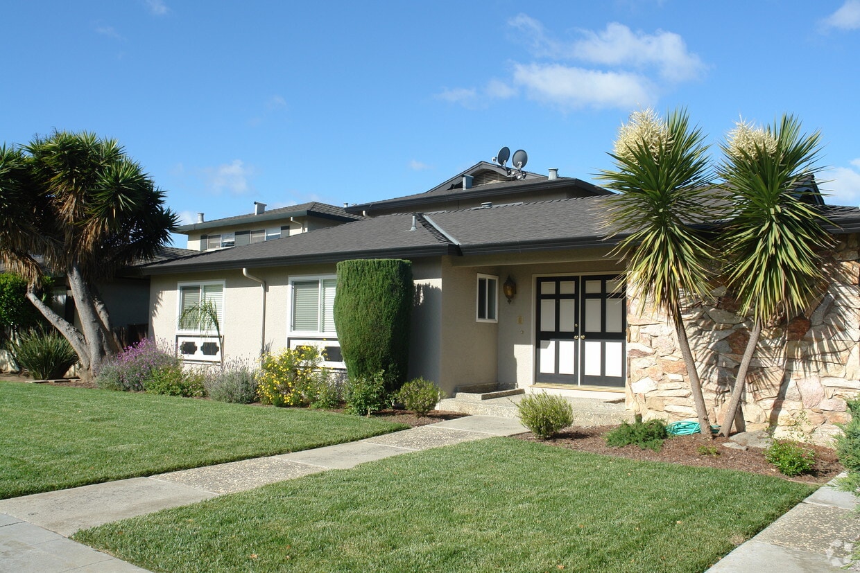 Primary Photo - 1337 Castlemont Ave