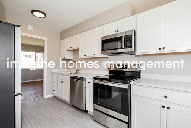 Building Photo - Pet Friendly, 3 bedroom in Sharonville