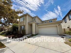 Building Photo - 3244 E Yellowstone Dr