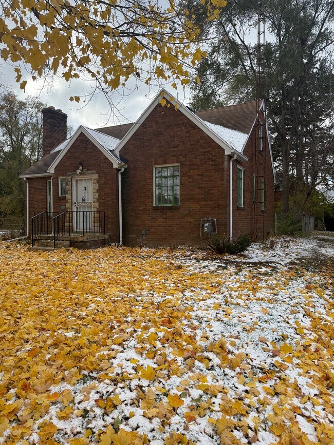 Foto del edificio - 3101 Iroquois Ave