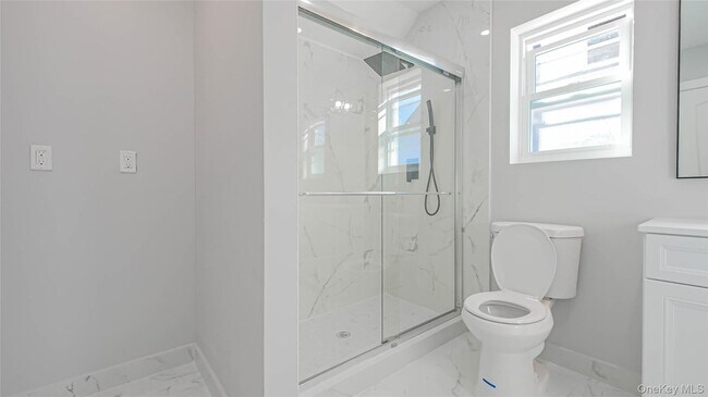 Foto del edificio - 436 E 5th St