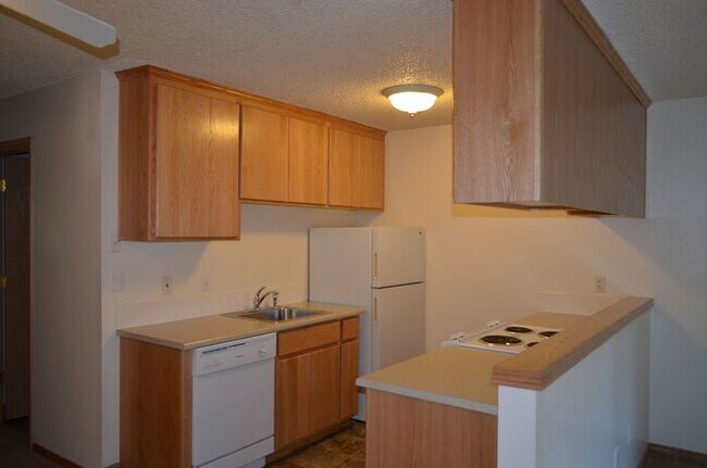 Foto del edificio - OPEN KITCHEN, GREAT LOCATION