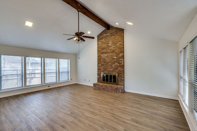 Building Photo - Beautiful and bright Plano home with updates