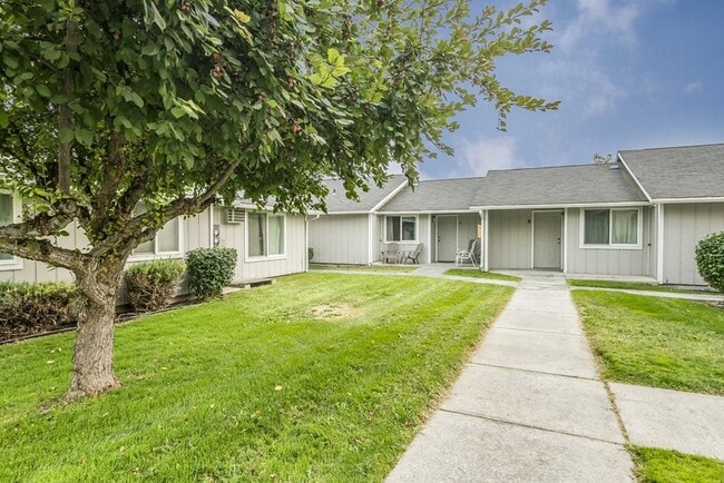 Building Photo - 116 S Ash St