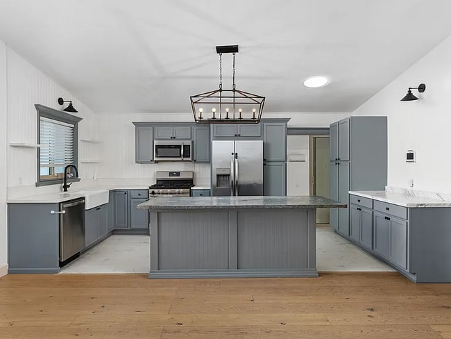 Building Photo - 2171 Ilex Ave