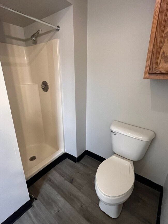 Foto del edificio - 3353 N Whitehall Rd