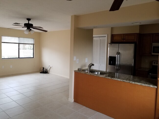 Foto del edificio - 6327 Midnight Pass Rd