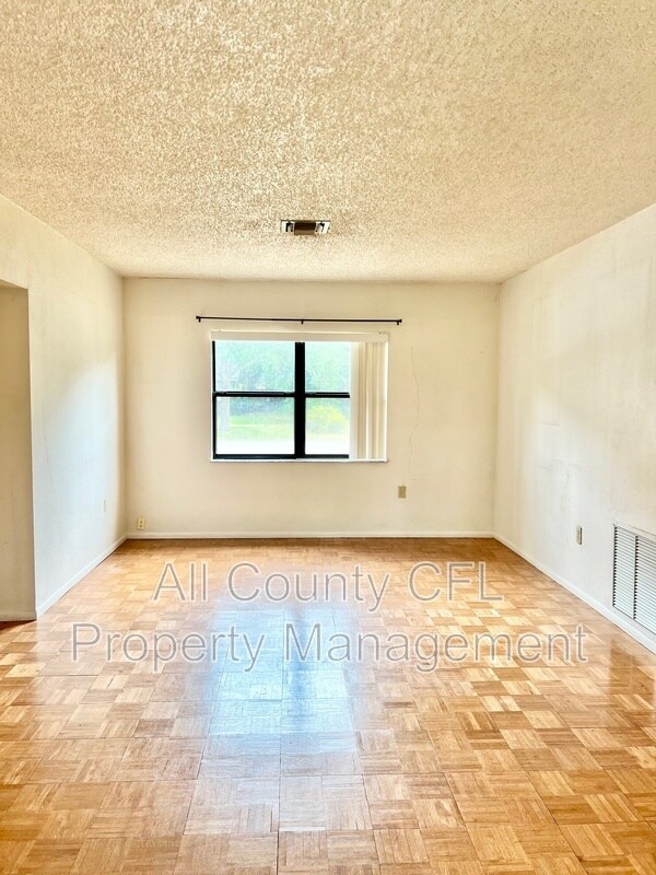 Foto del edificio - 718 Buckminster Cir