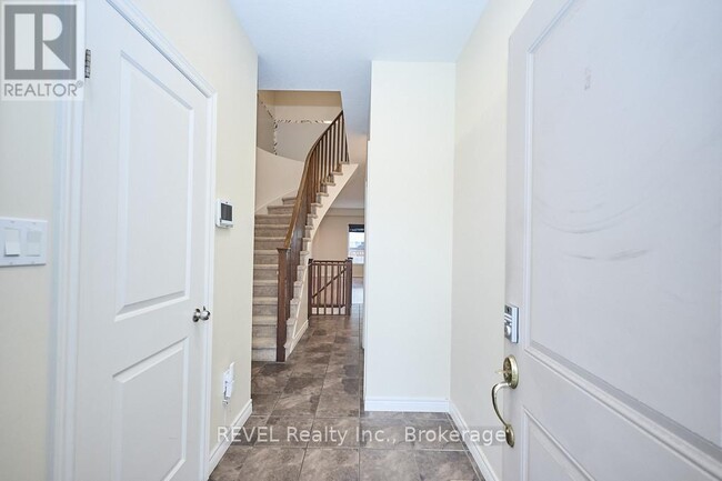 Photo du bâtiment - 67 Redcedar Cresent