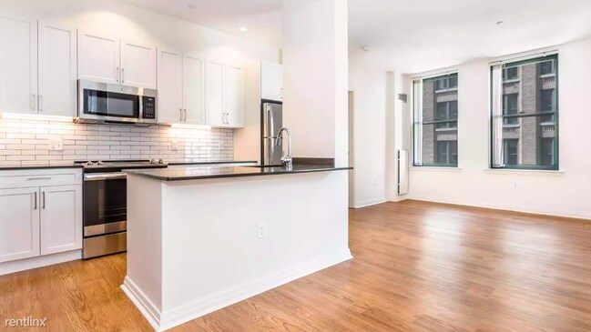 Foto del edificio - 1 br, 1 bath  - 2 India St