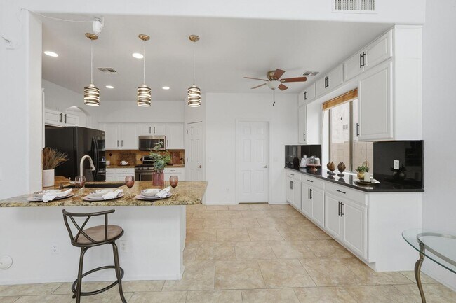 Foto del edificio - 6843 S 26th St