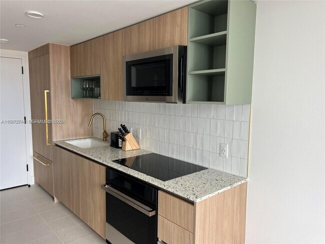 Foto del edificio - 159 NE 6th St