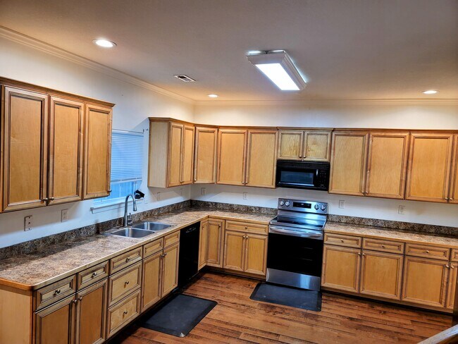 Foto del edificio - 501 Happy Acres Rd