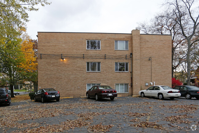 Building Photo - Superior Apartments