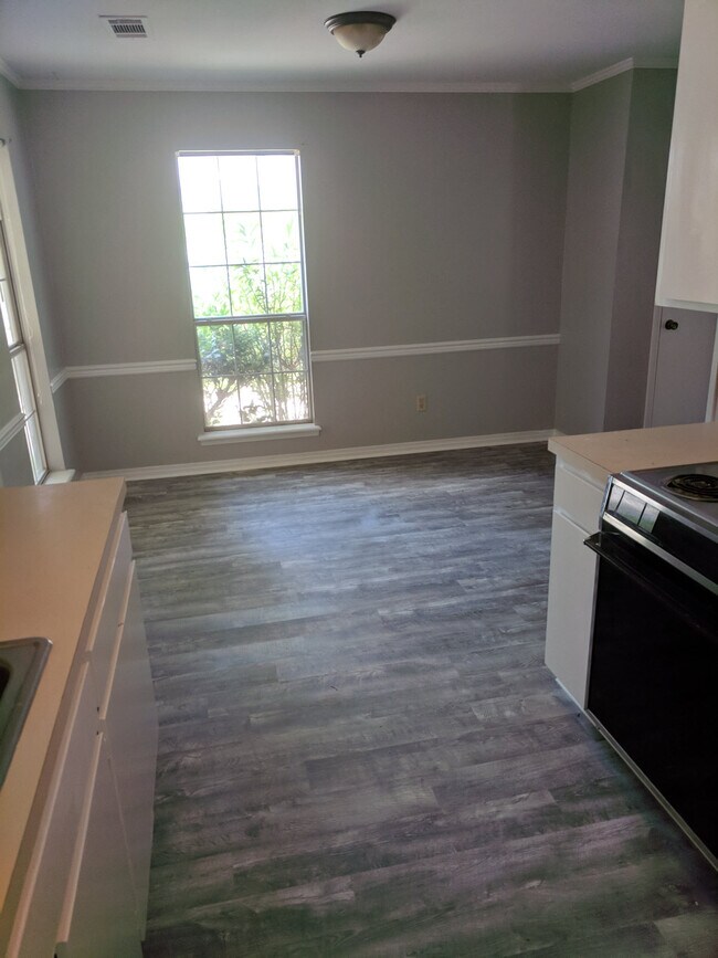 Building Photo - 3135 Cedar Creek Dr
