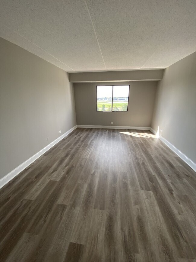 Building Photo - 375 Plum Creek Dr