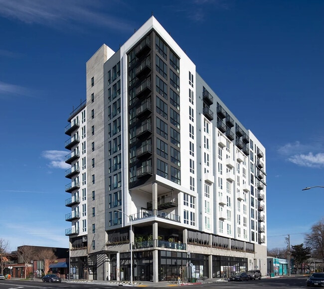 Building Photo - 19J Midtown