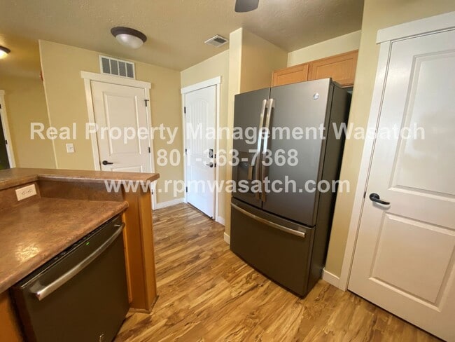 Foto del edificio - Check Out This Beautiful 2 Bedroom 2 bathr...