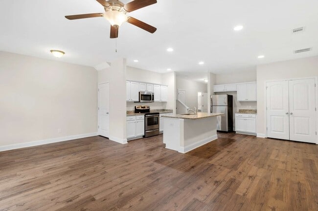 Foto del edificio - 511 Ferguson Ln