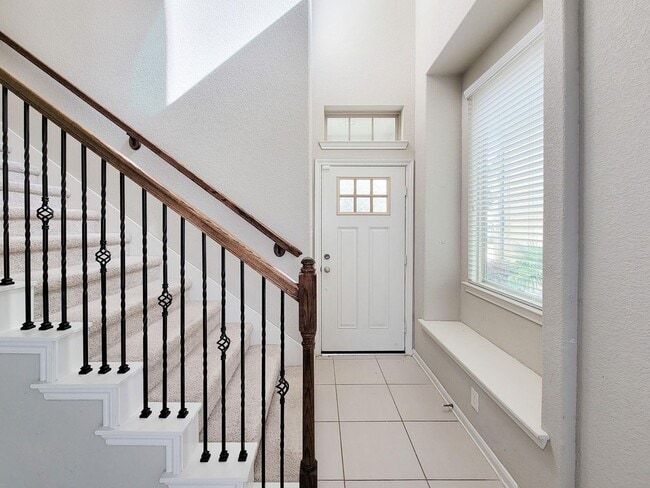 Building Photo - 219 Biltmore Loop