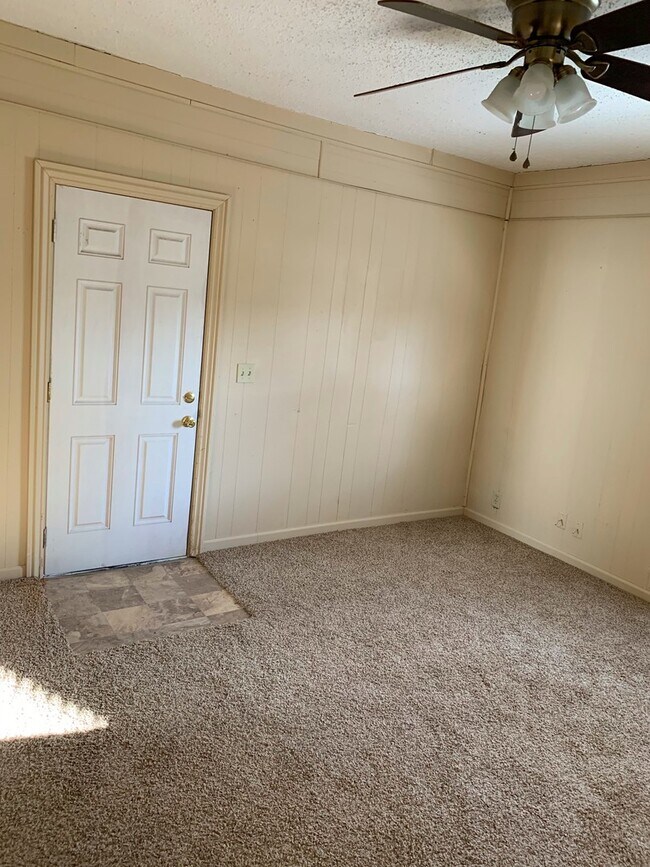 Foto del edificio - 2 Bedroom 1 Bathroom Home  $895!