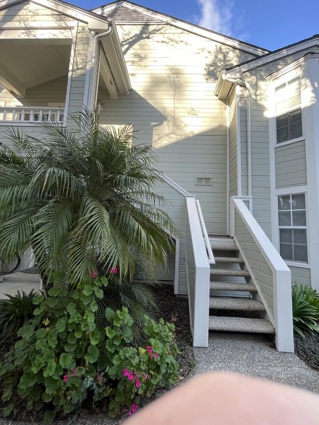 Building Photo - 7606 Hollister Ave