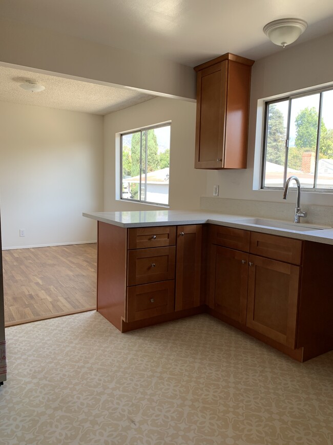 kitchen/dining rm. - 812 Morada Pl