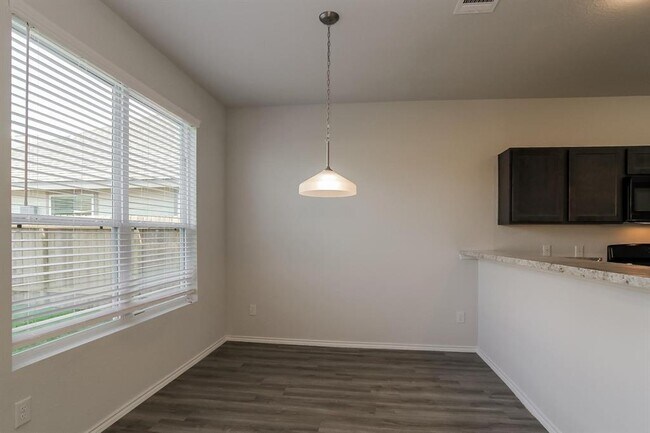 Foto del edificio - 21514 Kimro Ln