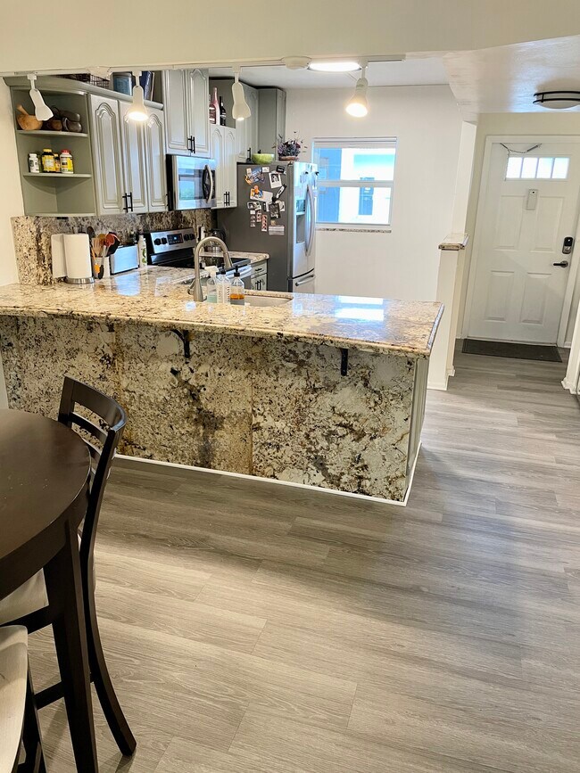 kitchen - 2800 SW 22nd Ave
