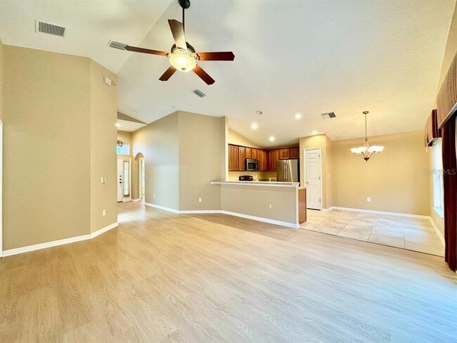 Foto del edificio - 5814 Sweet William Terrace