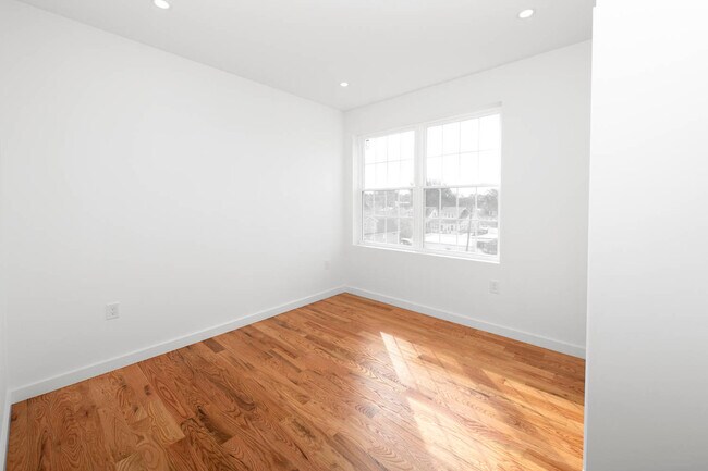 Foto del edificio - 125 Broughton Ave