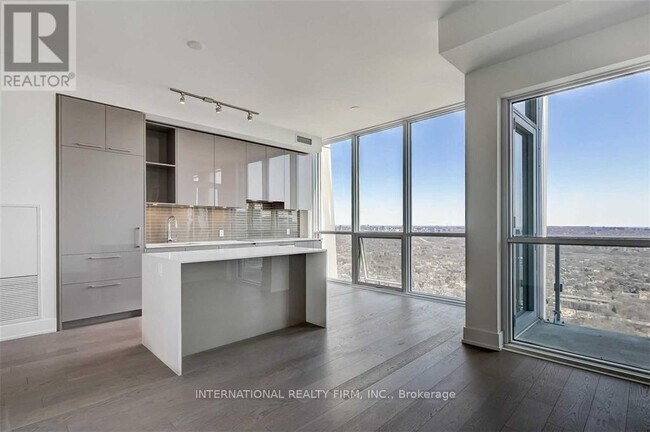 Building Photo - 1 Yorkville Ave