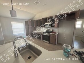 Building Photo - 4006 Lynford Ln
