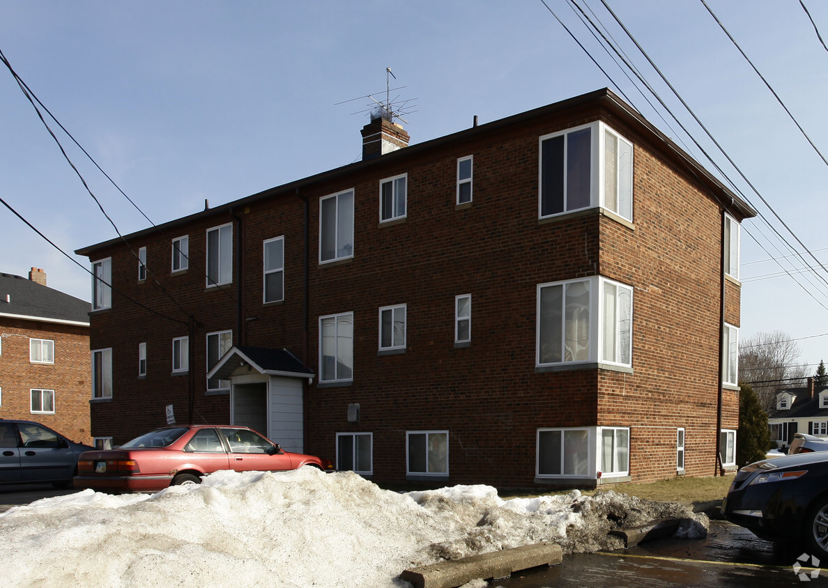 Building Photo - 6010-6022 Biddulph Rd