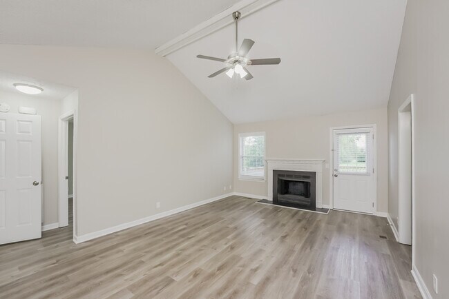 Building Photo - 5040 Trailwater Dr