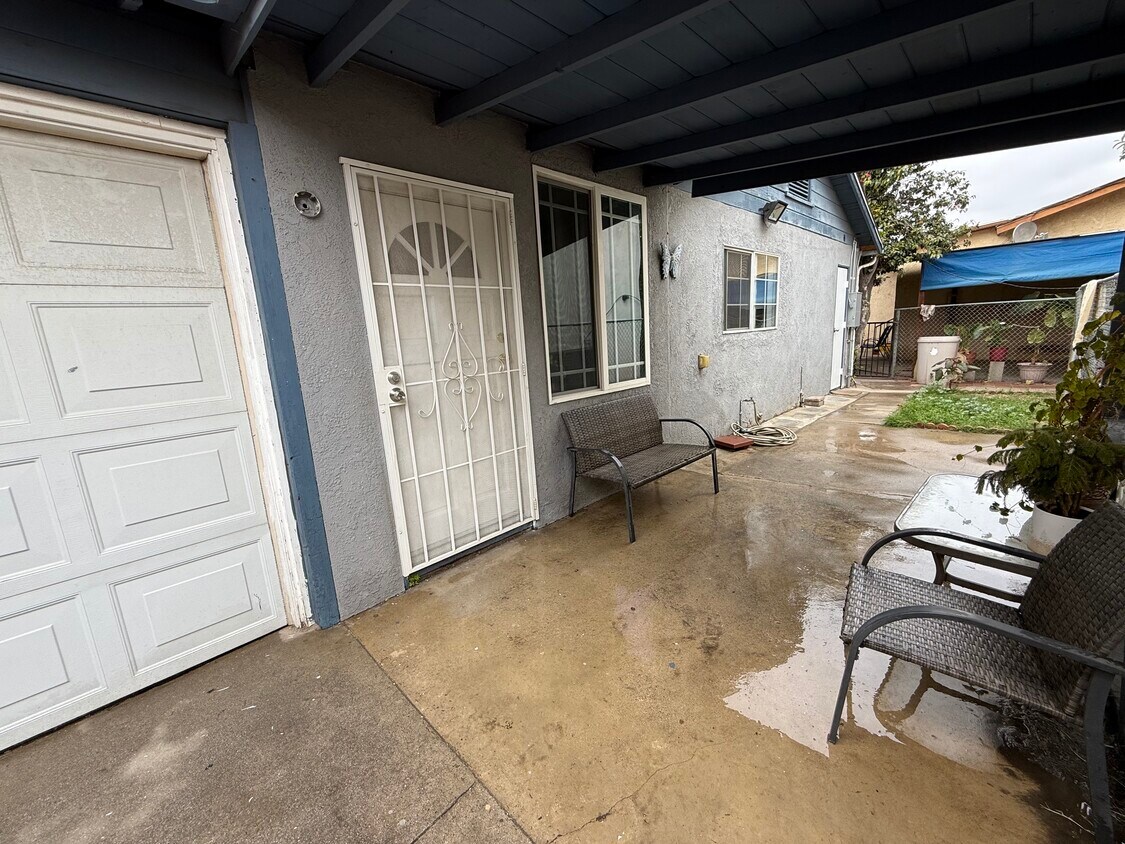 Primary Photo - 2755 Knox Ave