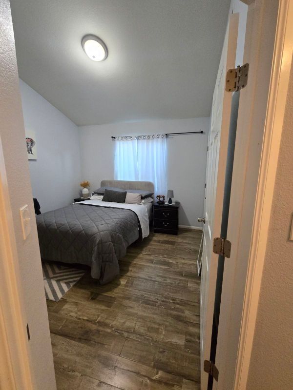 Foto del edificio - 10508 S Freeman Ave