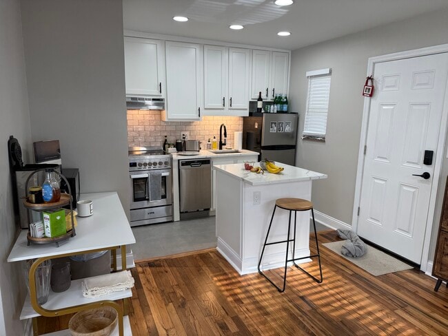 Building Photo - 984 Hilo Ln