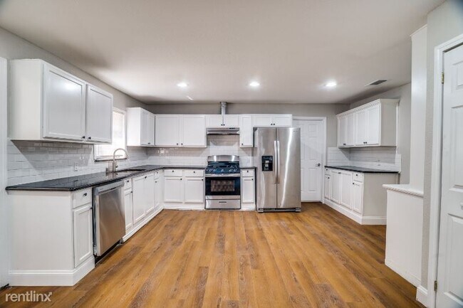 Foto del edificio - 3 br, 3 bath Townhome - 3034 Valley View Lane