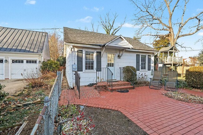 Foto del edificio - Cozy Cottage in Downtown Fredericksburg