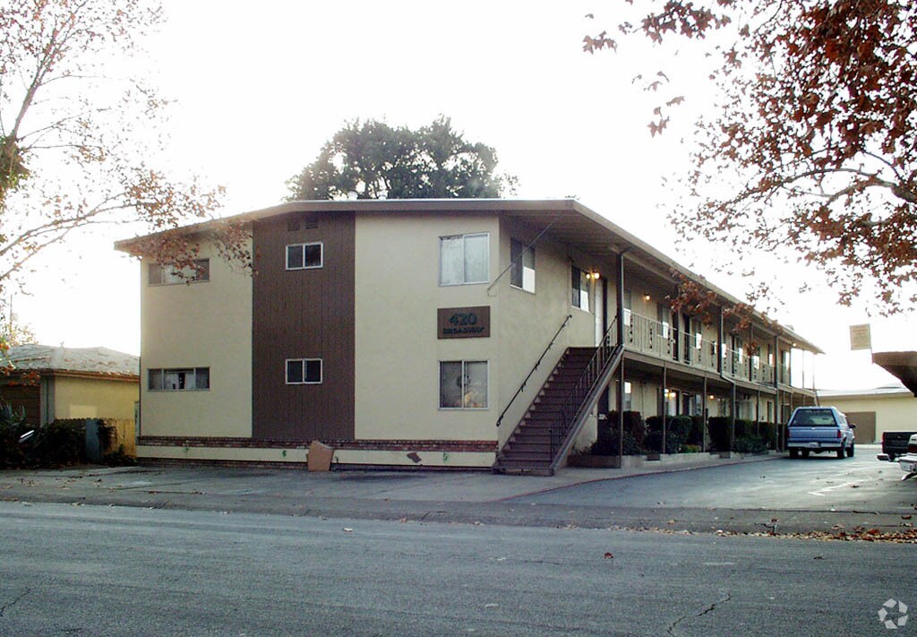 Building Photo - Yuba Apartments
