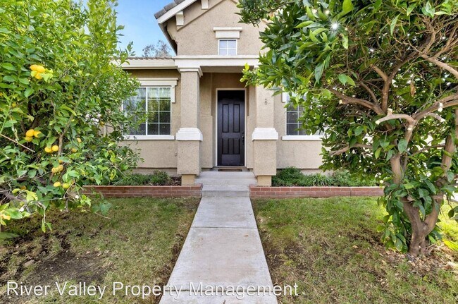Building Photo - 4 br, 2 bath House - 170 Opus Circle