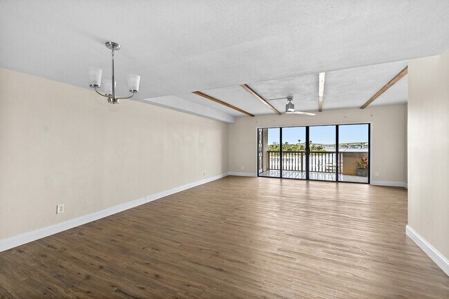 Building Photo - 632 Marina Point Dr