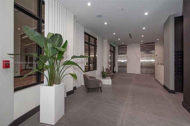 Foto del edificio - 4100 Salzedo St