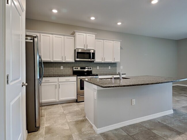 Foto del edificio - 2467 Midnight Pearl Dr