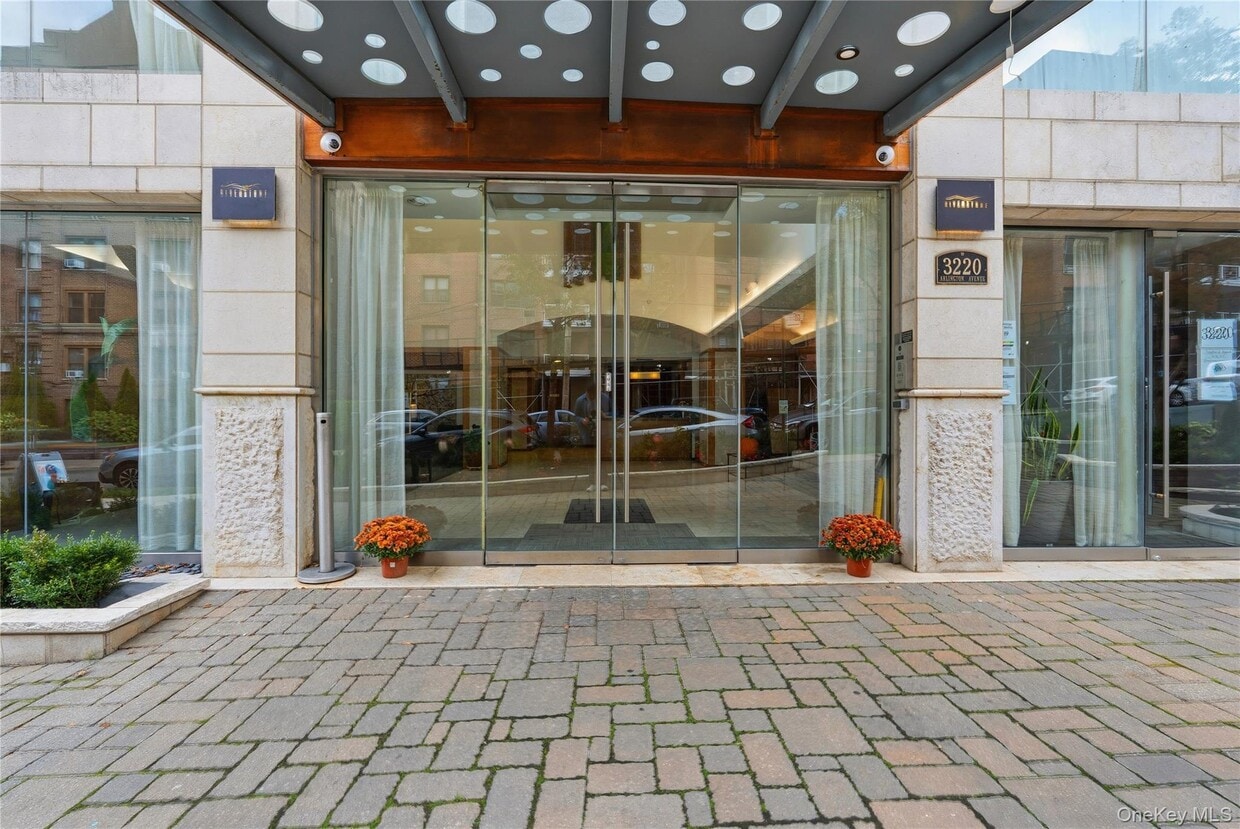 Foto principal - 3220 Arlington Ave