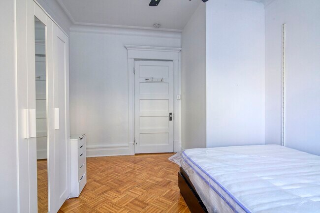 Photo du bâtiment - 1245 Rue St Marc